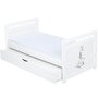 Babyneeds- Patut din lemn Nadia II Girafa transformabil pt bebe si junior, 120x60 cm, Cu sertar cu capac, Din lemn de pin si mdf, Stabil si rezistent, Inaltime saltea reglabila pe 3 nivele, Laterala cu 3 bete detasabile,EN716-1,EN716-2, Alb + Saltea 10 cm - 13