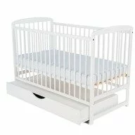 Patut din lemn bebe, 120x60 cm, Cu sertar cu capac, Din lemn de pin si mdf, Stabil si rezistent, Inaltime saltea reglabila pe 3 nivele, Laterala cu 3 bete detasabile, EN716-1, EN716-2, Alb, Babyneeds, Ola