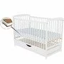 Patut din lemn bebe, 120x60 cm, Cu sertar cu capac, Din lemn de pin si mdf, Stabil si rezistent, Inaltime saltea reglabila pe 3 nivele, Laterala cu 3 bete detasabile, EN716-1, EN716-2, Alb, Babyneeds, Ola + Saltea 10 cm - 1