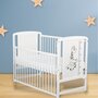 Patut din lemn bebe, 120x60 cm, Cu laterala culisanta, Din lemn de pin si mdf, Stabil si rezistent, Inaltime saltea reglabila pe 3 nivele, Laterala cu 3 bete detasabile, EN716-1, EN716-2, Alb, Babyneeds, Timmi Girafa - 3