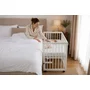 Patut co-sleeper, Qmini, Dalia, Multifunctional, 90x50 cm, Din lemn de pin, Reglabil pe orice treapta de inaltime la patul parintilor, Sistem de ancorare si roti cu frana incluse, Alb - 3