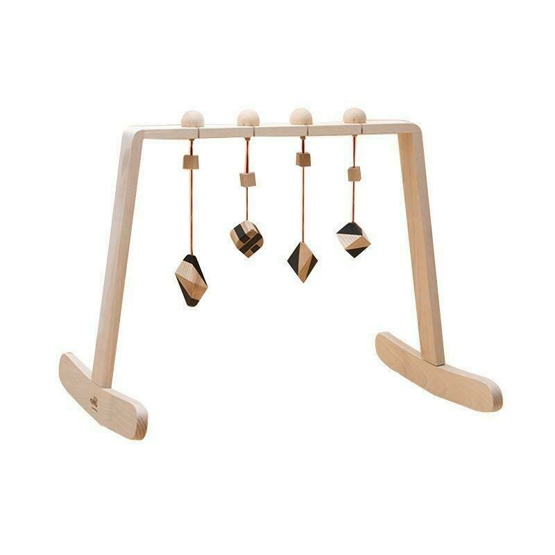 Mobbli - centru de activitati baby gym , cu 4 jucarii, corpuri geometrice din lemn