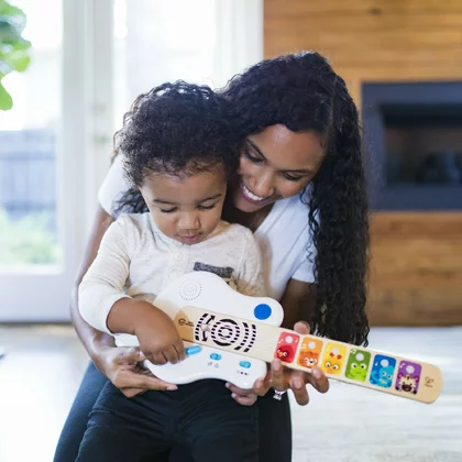 Chitara muzicala, Baby Einstein, Cu tehnologie Magic Touch, Din lemn, Cu sunete realiste, 12 luni+, Multicolor