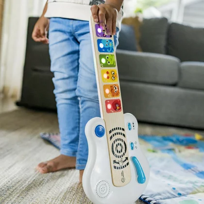 Chitara muzicala, Baby Einstein, Cu tehnologie Magic Touch, Din lemn, Cu sunete realiste, 12 luni+, Multicolor