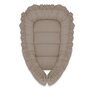 Cosulet bebelus, MimiNu, Pentru dormit, Baby Nest 55 x 75 cm, Cu Volanase, Husa 100% bumbac, Din bumbac certificat Oeko Tex Standard 100, Colectia Royal, Mocha