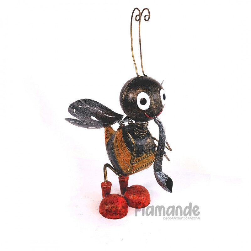 Decoratiune gradina-albina cu saxofon