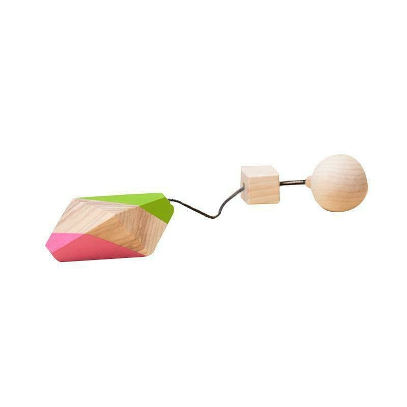 Mobbli - jucarie din lemn corp geometric octaedru neregulat, colorat, pentru carusel / centru de activitati,