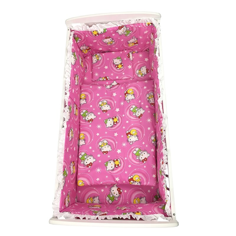 Croitoria noastra - lenjerie de patut bebelusi 5 piese cu aparatori laterale pe burete cn hello kitty roz