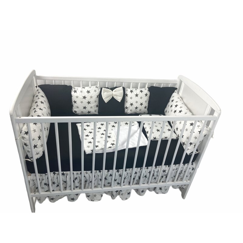 Deseda - lenjerie personalizata pat 120x60 cm cu aparatori din 7 pernute pufoase perna paturica si cearsaf cu volan negru - stelute negre pe alb