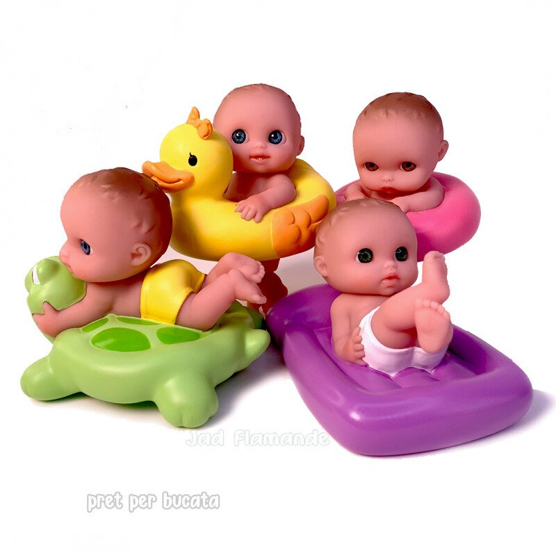 Papusa bebelus la inot