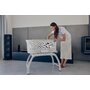 Patut balansoar, Lionelo, Coral, Cu landou ergonomic detasabil, Functie de balansare integrata, Functie de cantar, Sunete si cantece de leagan, Cu roti, Panou tactil sau telecomanda, 0-9 kg, EN 1130:2019+AC:2020,EN 16890:2017+A1:2021, Alb - 28