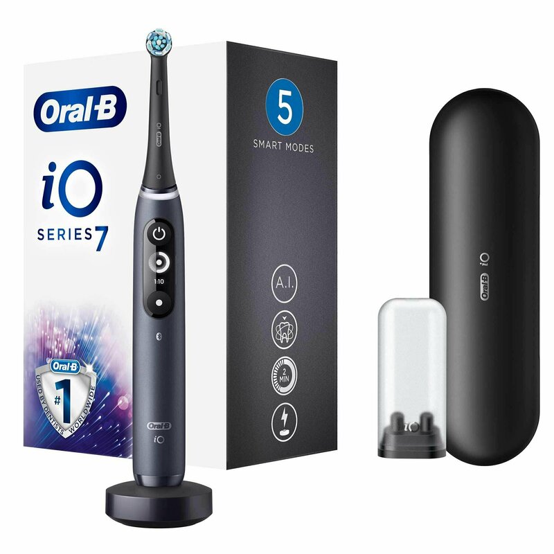 Oral-b - periuta de dinti electrica io7 + 1 capat + suport rezerve +trusa de calatorie negru