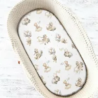 Cearceaf cu elastic, Qmini, Pentru landou, carucior si cosulet, Dimensiune 80x35 cm, Din bumbac certificat Oeko Tex Standard 100, Teddy Explorer Beige
