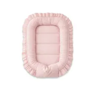 Cosulet bebelus, MimiNu, Pentru dormit, Baby Nest 55 x 75 cm, Cu Volanase, Husa 100% bumbac, Din bumbac certificat Oeko Tex Standard 100, Colectia Royal, Powder Pink