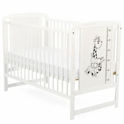 Patut din lemn bebe, 120x60 cm, Din lemn de pin si mdf, Stabil si rezistent, Inaltime saltea reglabila pe 3 nivele, Laterala cu 3 bete detasabile, EN716-1, EN716-2, Alb, Babyneeds, Timmi Girafa