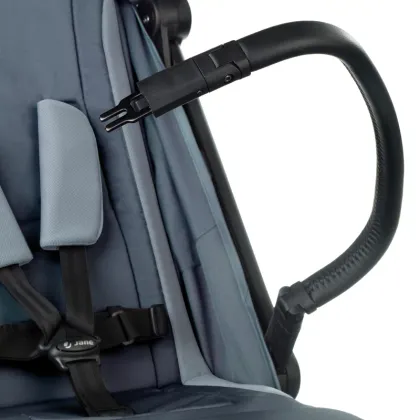 Carucior sport, Jane, Clap, Sistem compact de pliere care permite transportul caruciorului la bordul aeronavei, Cadru din aluminium, De la nastere pana la 26Kg, Conform cu standardul european EN 1888-2:2018+A1:2023, Seal