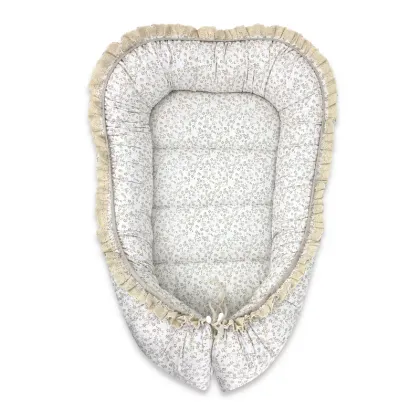 Cosulet bebelus, MimiNu, Premium, Pentru dormit, Baby Nest 55 x 75 cm, Cu Volanase si dantela, Husa 100% bumbac, Din bumbac certificat Oeko Tex Standard 100, Meadow