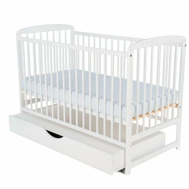 Patut din lemn bebe, 120x60 cm, Cu sertar cu capac, Din lemn de pin si mdf, Stabil si rezistent, Inaltime saltea reglabila pe 3 nivele, Laterala cu 3 bete detasabile, EN716-1, EN716-2, Alb, Babyneeds, Ola