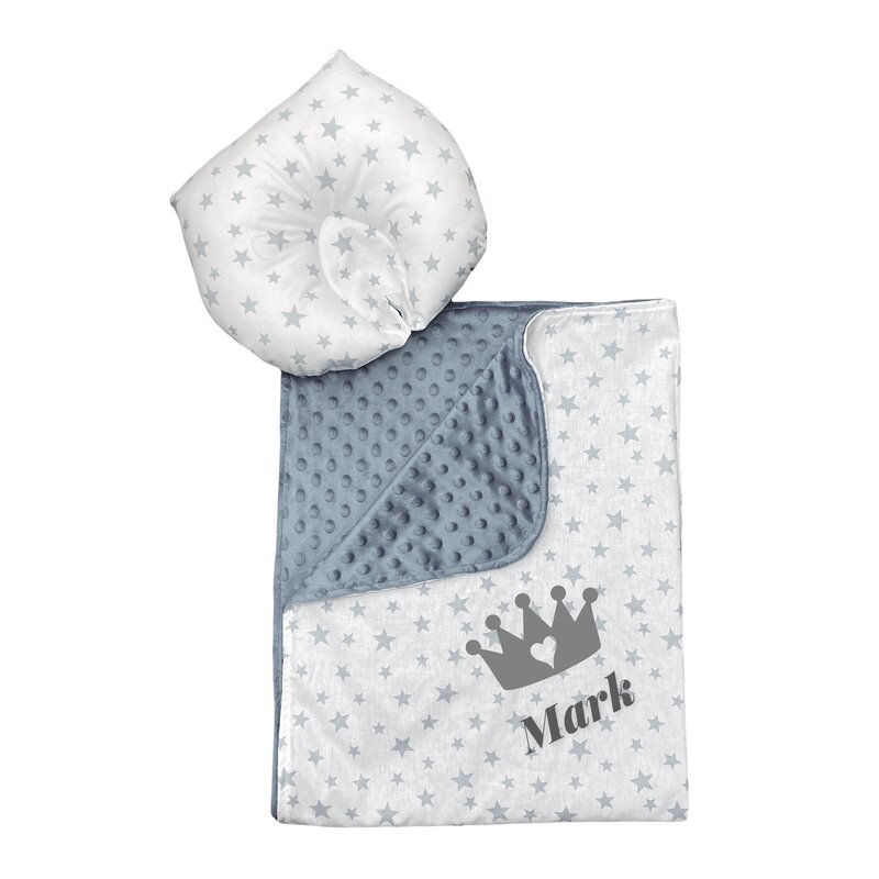 Set 2 piese personalizat paturica dubla de iarna 90x70 cm cu perna formare cap deseda minky gri - steluțe gri pe alb