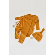 Babycosy - Set 3 piese: body cu maneca lunga, panataloni lungi si caciulita din bumbac organic si modal - Mustar, Baby Cosy (Marime: 9-12 luni)
