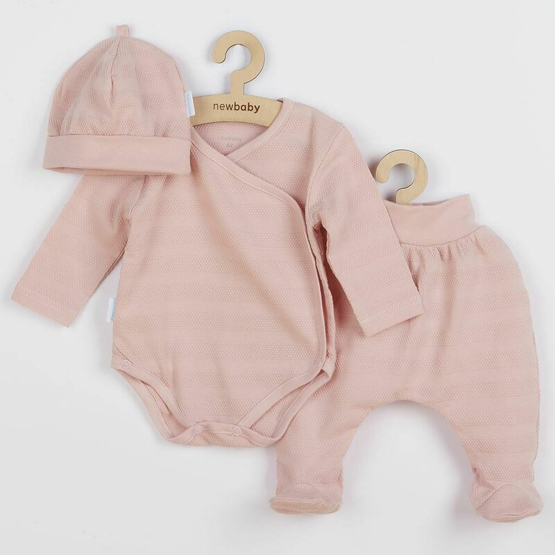 Set 3 piese, New Baby, Include body cu maneca lunga, pantalonasi cu botosei, caciulita, Marime 50, Din bumbac 100%, I am Pink