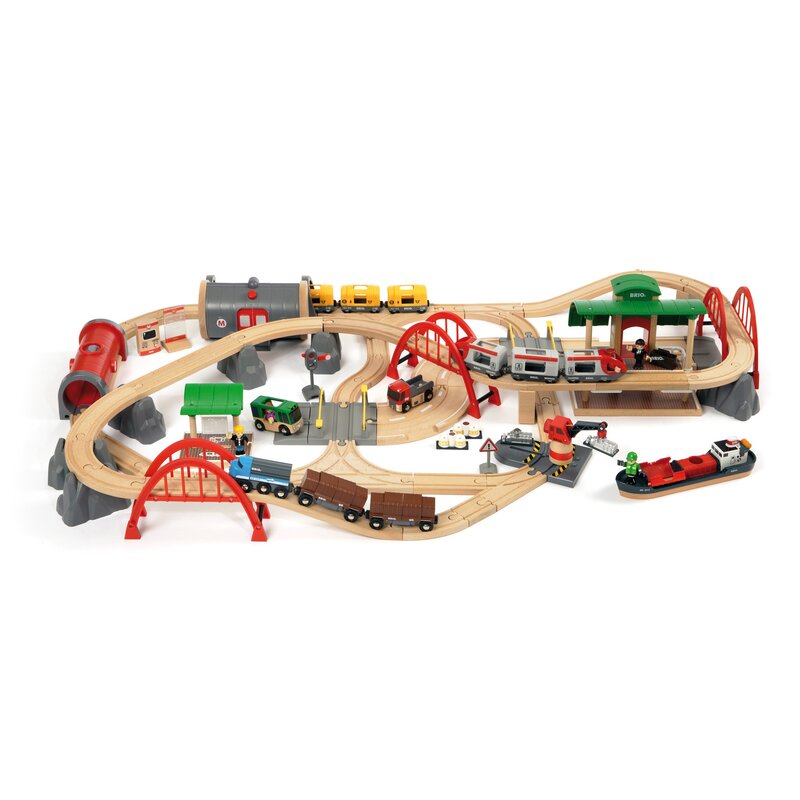 Brio - set deluxe , cu accesorii, cu cale ferata