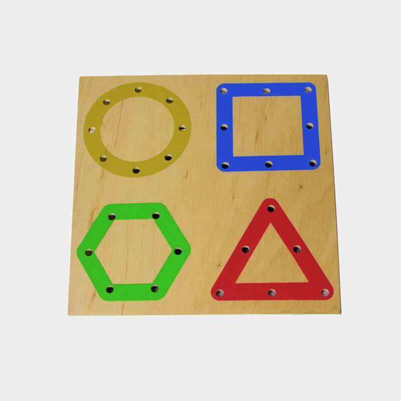 Cwr - jucarie motrica tabla perforata forme geometrice pentru snuruire