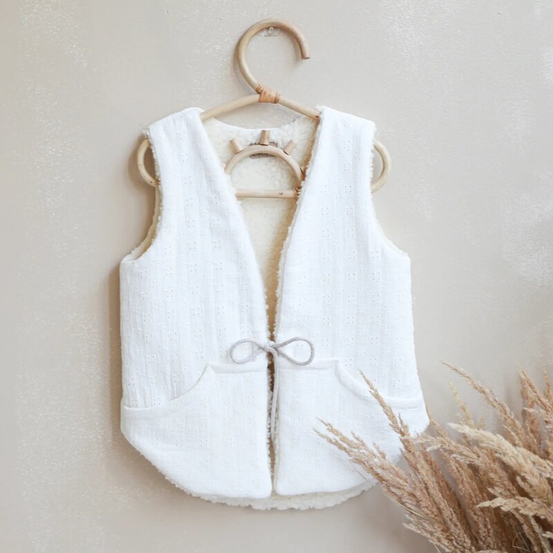 Babyly - vesta pentru fetita, reversibila, dublat, bumbac brodat ecru si tesatura bucle crem, teddy by , 104 110, 3-5 ani