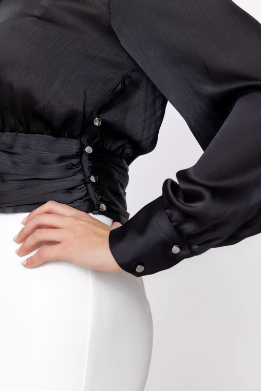 Bluză Caramel cu bandă încrețită neagră B4603 thumbnail picture - 