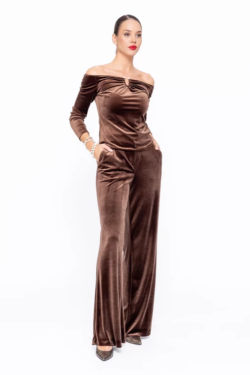 Bluză Caramel elegantă catifea maro cu accesoriu perlă  B4542 thumbnail picture - 