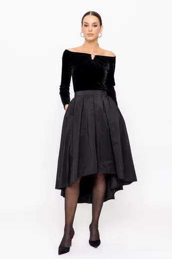 Bluză Caramel elegantă catifea neagră cu accesoriu perlă  B4542