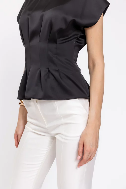 Bluză Caramel elegantă cu pliuri neagră B4634 thumbnail picture - 