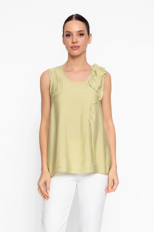 Bluză lejeră cu floare decorativă olive BKC60202 thumbnail picture - 
