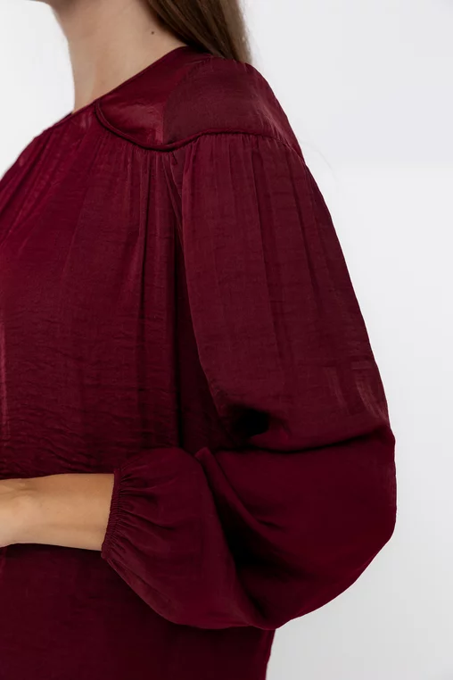 Bluză lejeră cu piping burgundy B4538 thumbnail picture - 