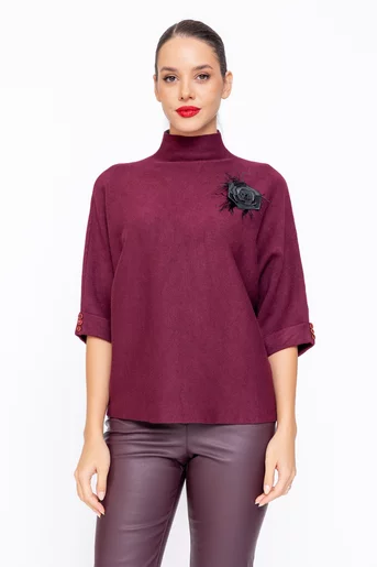Bluză tricotată cu nasturi si floare decorativă burgundy BDM1107