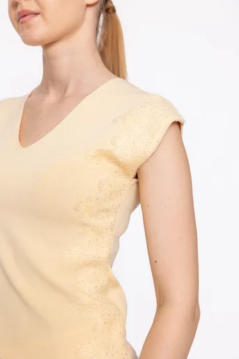 Bluză tricotată în v cu broderie galbenă BSUN60305