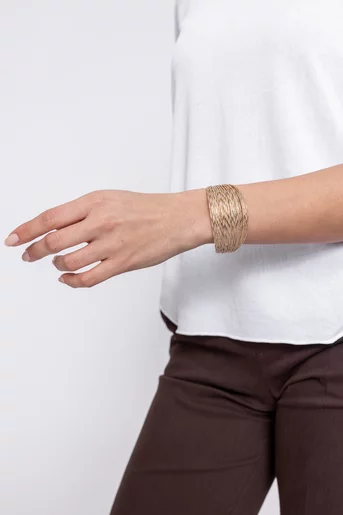 Brățară lată texturată aurie BNS60204