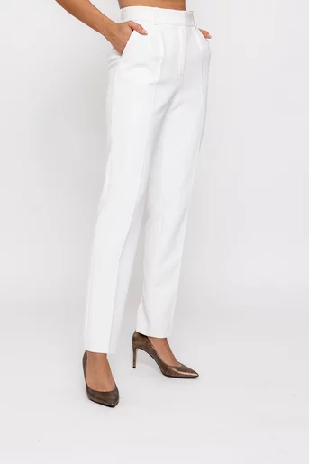 Pantaloni Caramel conic cu un pliu ivory P2512