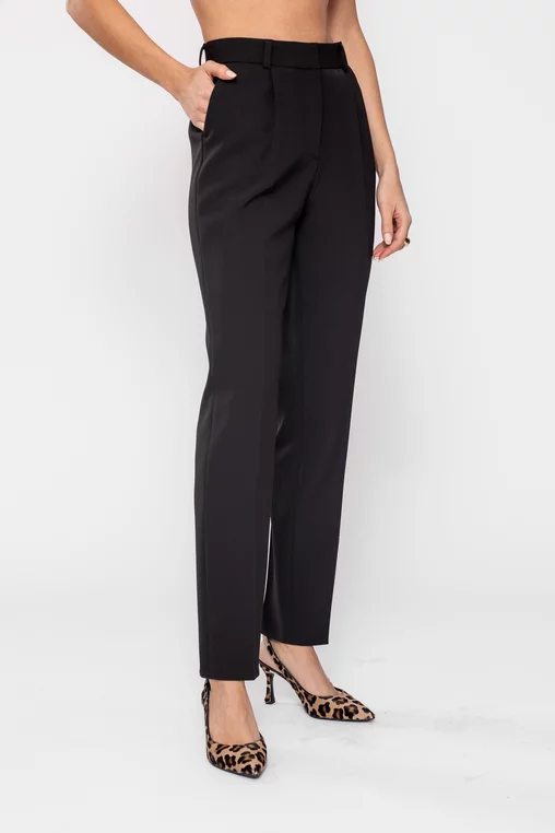 Pantaloni Caramel conic cu un pliu negru P2512 thumbnail picture - 