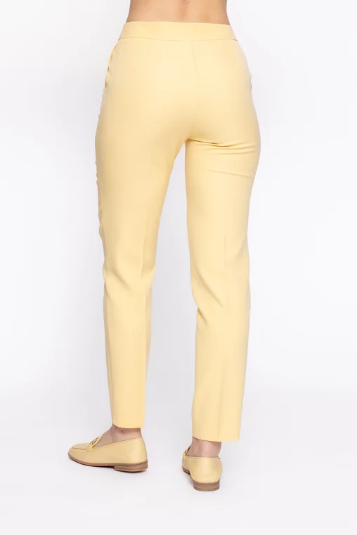 Pantaloni Caramel conici galbeni P2613 thumbnail picture - 