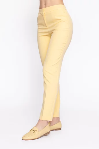 Pantaloni Caramel conici galbeni P2613
