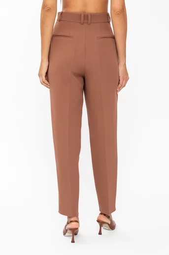 Pantaloni Caramel cu pliuri și refileți camel P2622