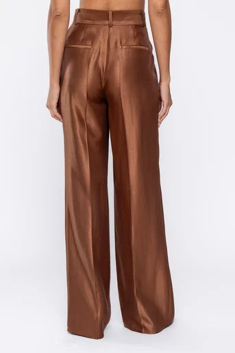 Pantaloni Caramel eleganți din vâscoză cu două pliuri maro P2523