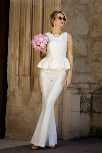 Pantaloni Caramel evazați vâscoză satinată ivory P2616