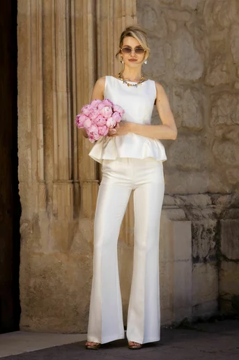Pantaloni Caramel evazați vâscoză satinată ivory P2616
