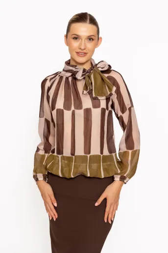 Bluză elegantă cu fundă și imprimeu abstract kaki BLM60805