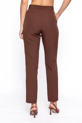 Pantaloni Caramel conici cu bandă decorativă maro P2608