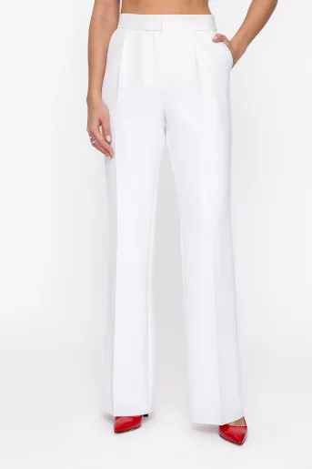 Pantaloni Caramel evazați cu un pliu stofă Mega ivory P2601