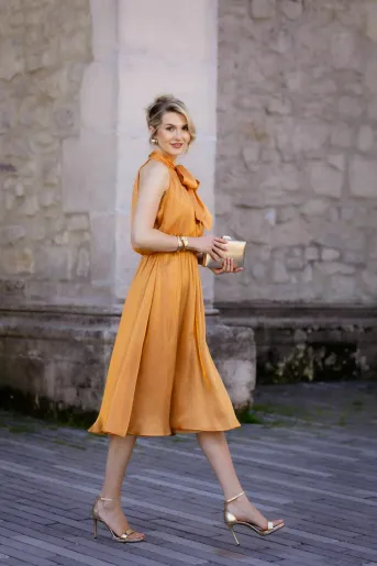 Rochie Caramel elegantă din voal cu eșarfă cărămizie R8627