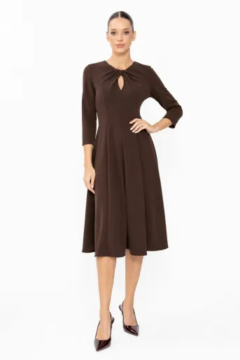 Rochie midi cu nod și clini decorativi maro R8653